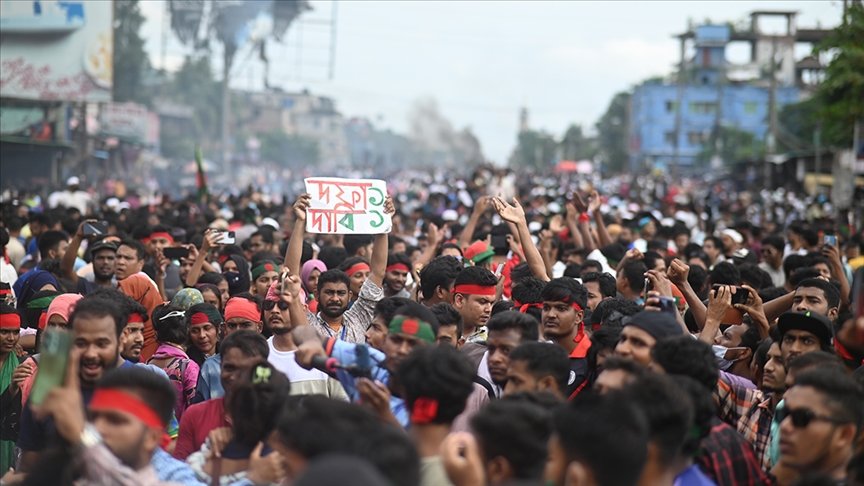 Bangladeş’te İktidar Değişimi: Bangladeş’i Neler Bekliyor?